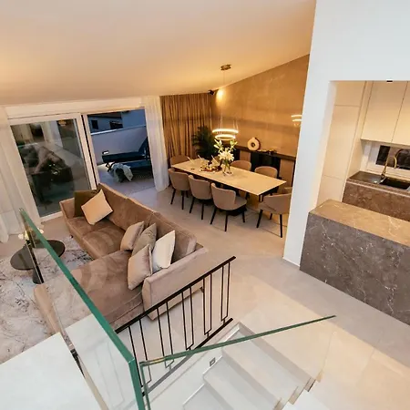 Fk Luxury Penthouse Apartman *