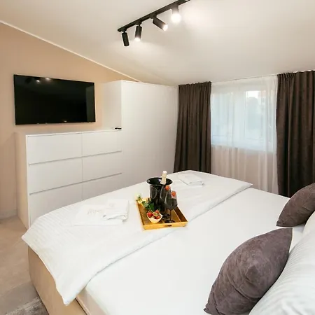 Fk Luxury Penthouse Pakostane
